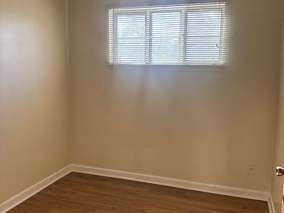 4th image of 837 Brinson Ln