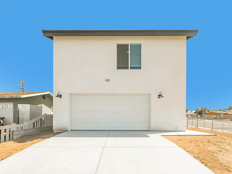 Spacious 3BR/2BA Home with Open Floor Plan, Garage & Washer/Dryer — Photo 26