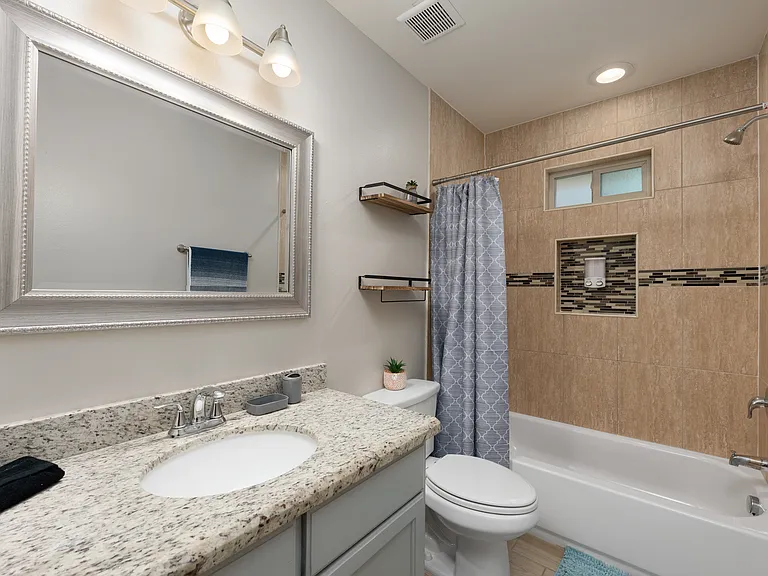 Javalina Ave — Photo 8