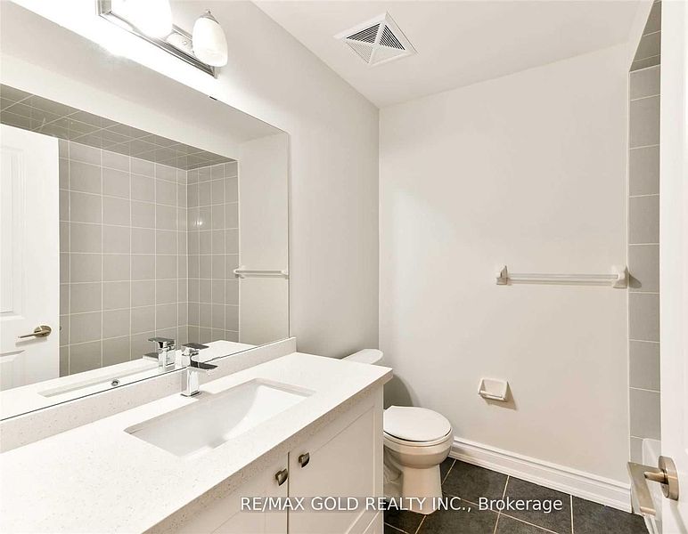 Oakville Townhouse for rent - 2 Bedrooms — photo 17
