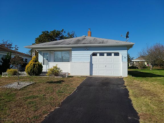 2nd image of 5 Newcastle Ct
