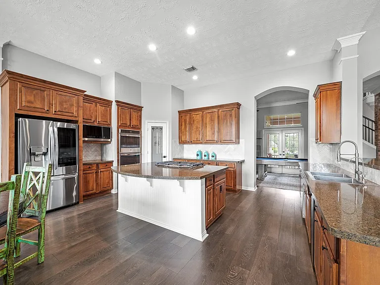 4703 Oxbow Cir W — Photo 16
