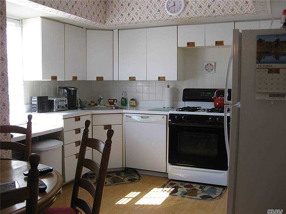3rd image of 14-15 Bonnie Ln #105-M