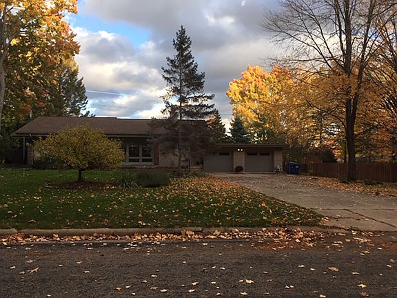 2nd image of 125 Royalston Ct