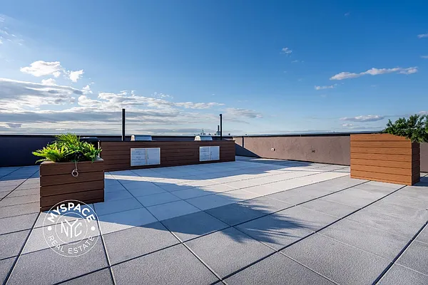 Rented by Carroll Development Leasing LLC | media 24