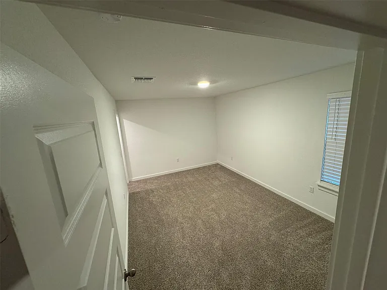 204 James River Dr — Photo 27