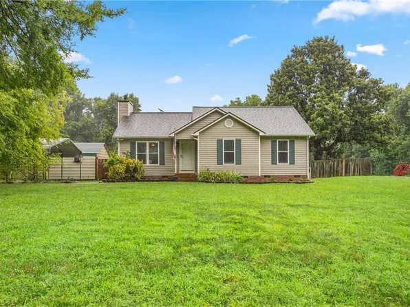 4327 Spoon Loop Rd, Liberty, NC 27298