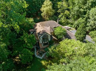 3425 Wards Point Dr, West Bloomfield, MI 48324