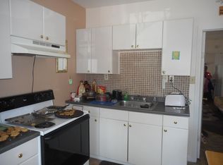 15 Fairview Ave #1R, West Springfield, MA 01089