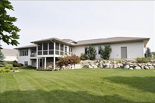 1st image of 6537 Hollison Dr