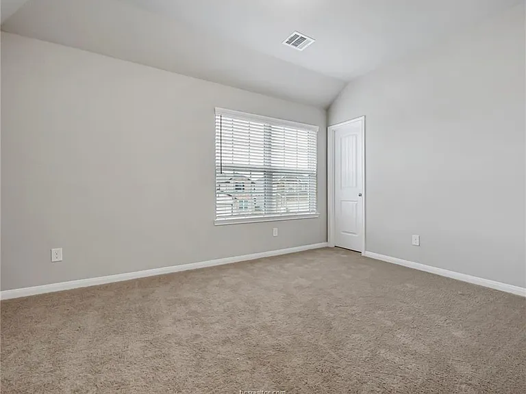 4717 Los Pines Way — Photo 4