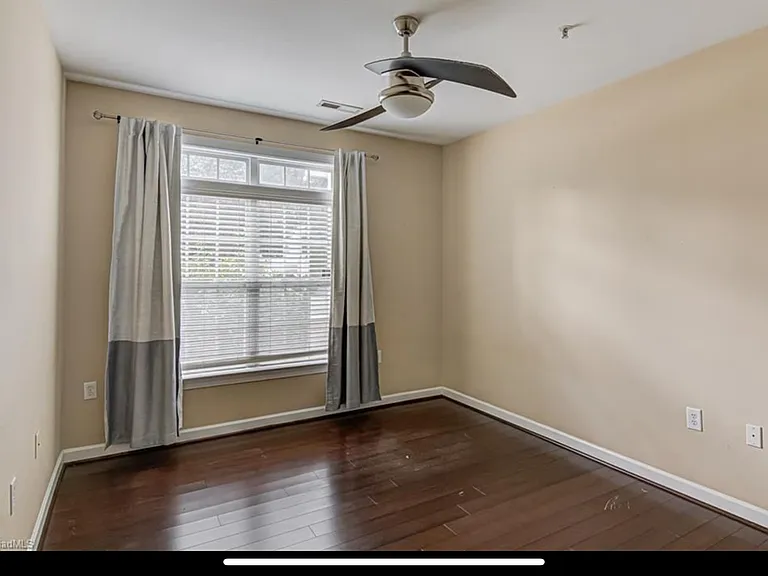 108 Sunset Cir #104 — Photo 6