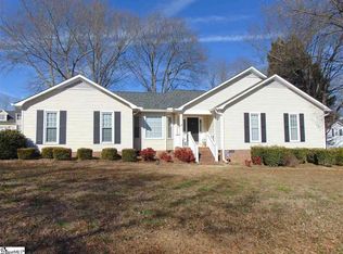 111 Legrae Ln, Taylors, SC 29687