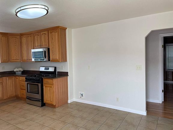 4th image of 247 N Claremont Ave