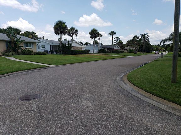 5th image of 242 Royal Dunes Cir