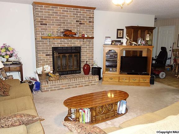 2nd image of 808 Crestview Dr