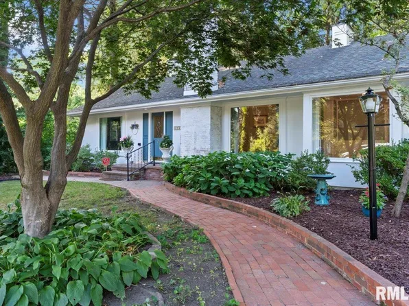 1721 Cherry Rd, Leland Grove, IL 62704
