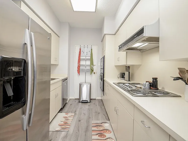 5000 Montrose Blvd #12B — Photo 24