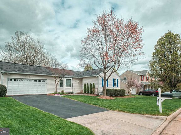 3rd image of 1418 Valebrook Ln
