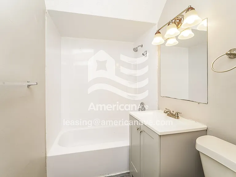 1115712_009_main_bathroom_9.jpg