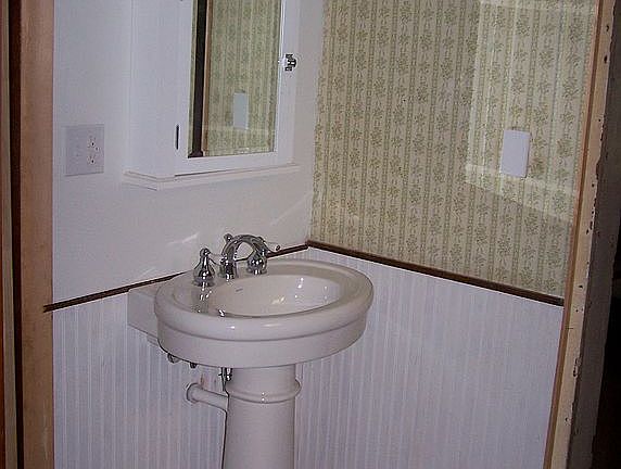 3rd image of 823 Mandeville St