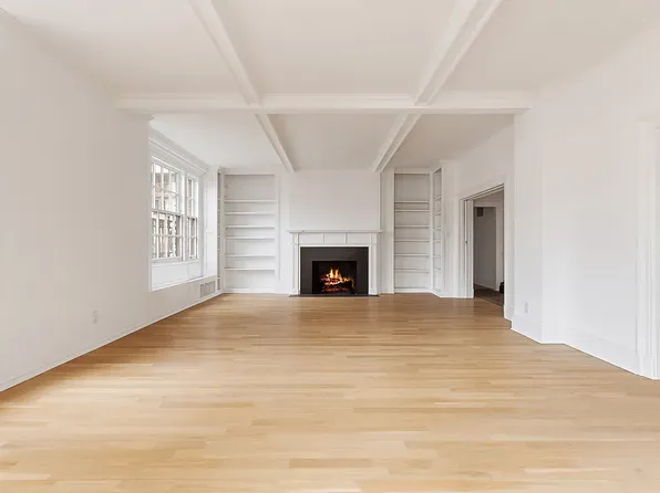 901 Lexington Avenue image 4 of 20