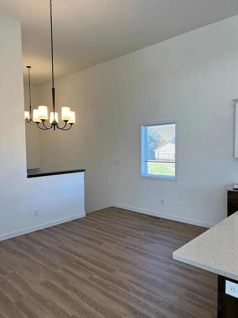 4 Bed 3 Bath Single Family Home — Photo 4