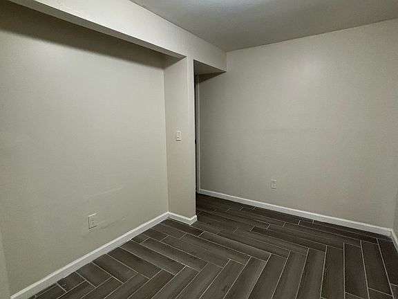 5th image of 241 Fabyan Pl #G