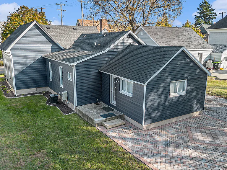 308 S Adelaide St — Photo 12