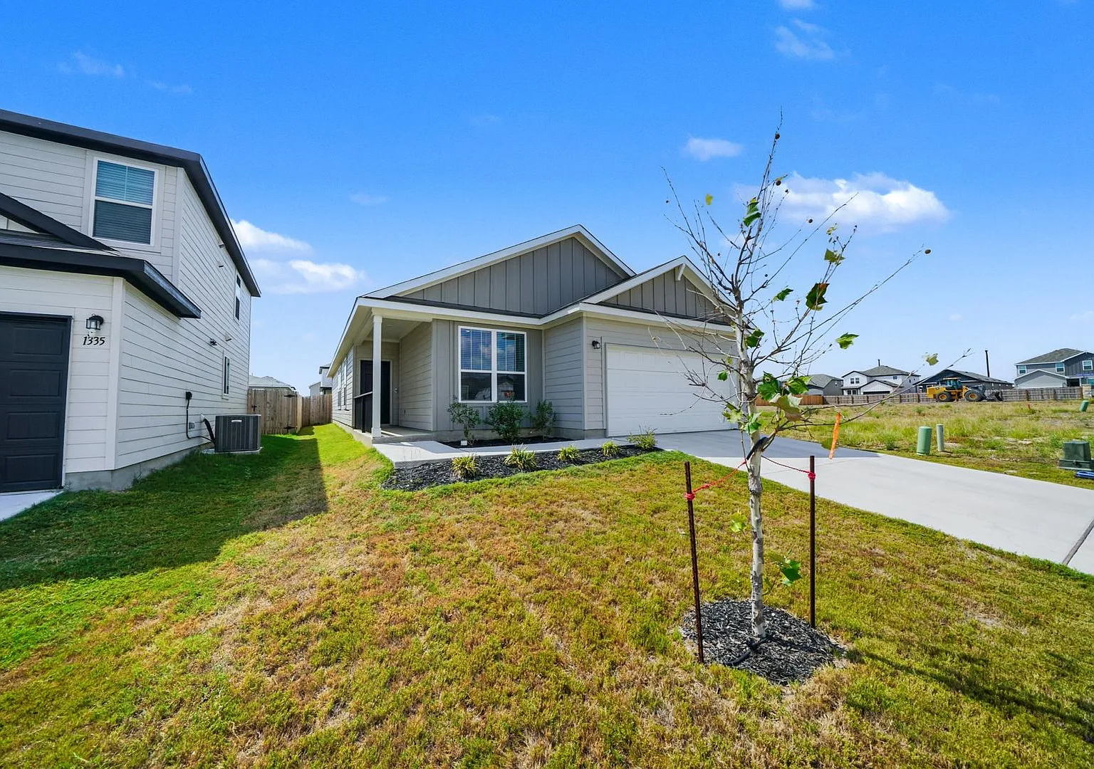 Beautifully Maintained Single-Story Home in Vista Real - Realtor Commission: $500 — Photo 4