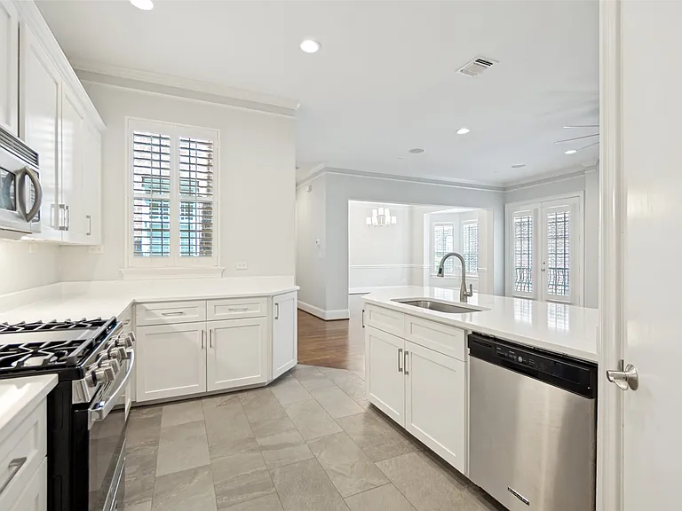 3967 Travis St — Photo 14