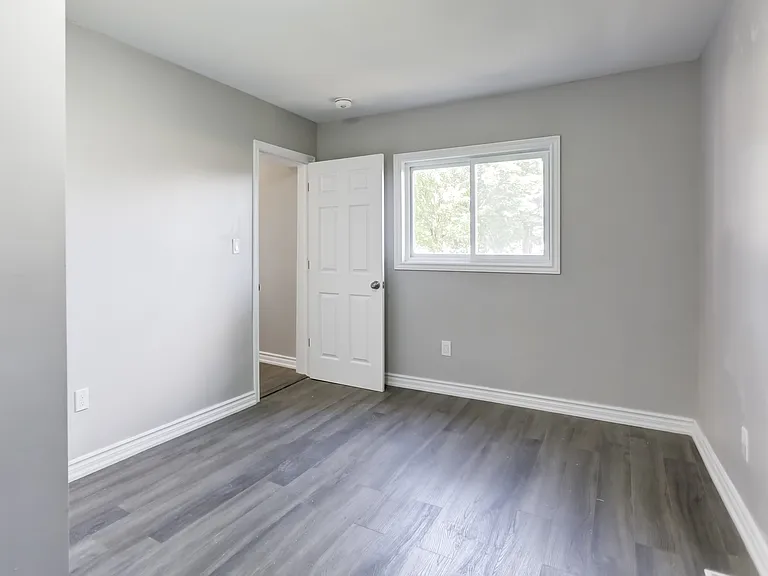 138 Memorial Ave #A — Photo 8