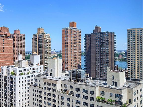 2nd image of 360 E 88th St APT 20B