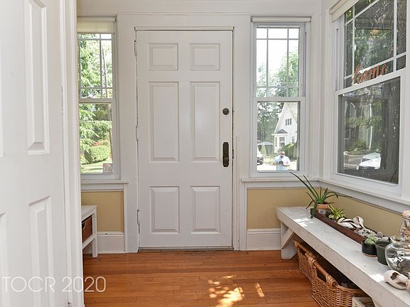 3rd image of 484 Piermont Ave