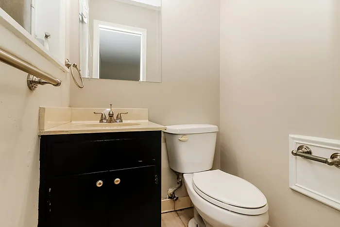 821 Hillside Dr — Photo 10