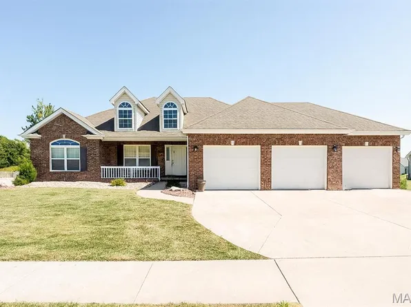 9205 Ebbie Dr, Brighton, IL 62012