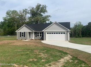 1998 Catherine Lake Rd, Richlands, NC 28574