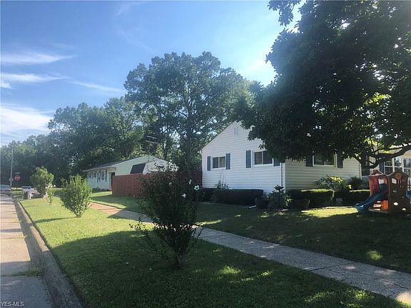 2nd image of 2634 Jackson St