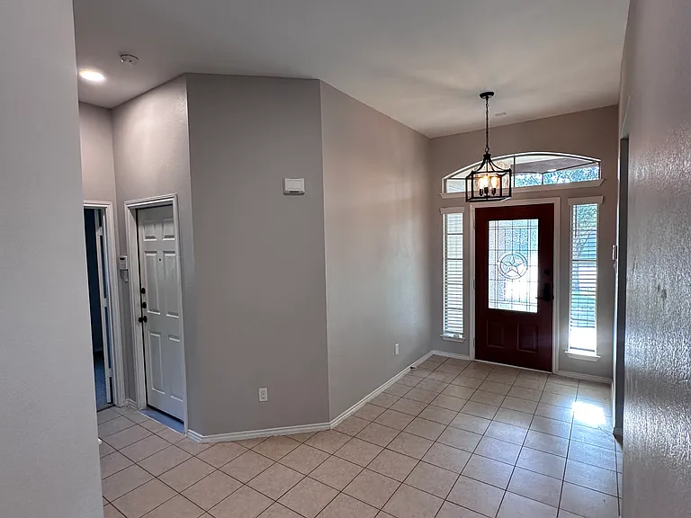 6902 Golden Oak Ln — Photo 3