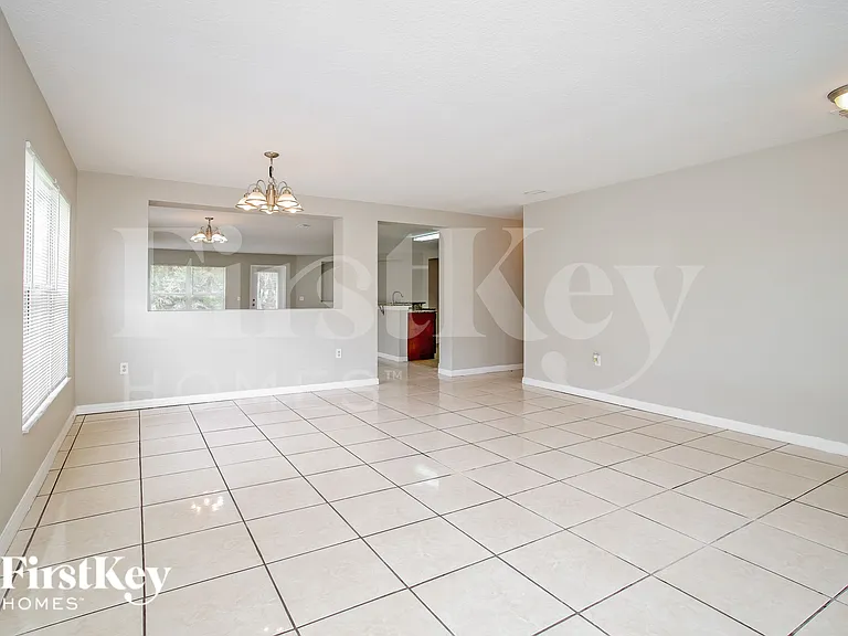 1932 Michigan Ct — Photo 3