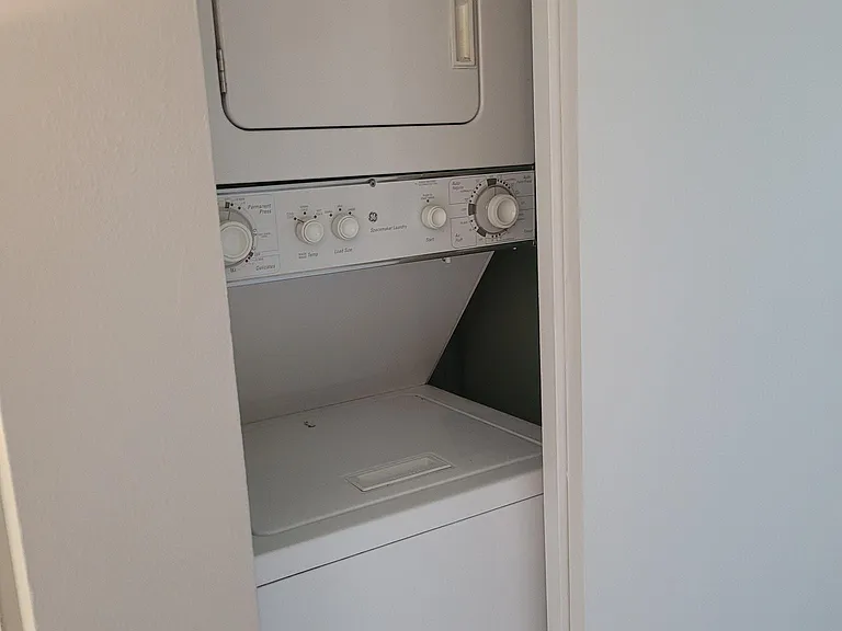 2401 N West St #207 — Photo 10