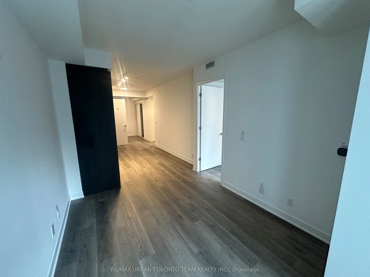 The Whitfield — Photo 2