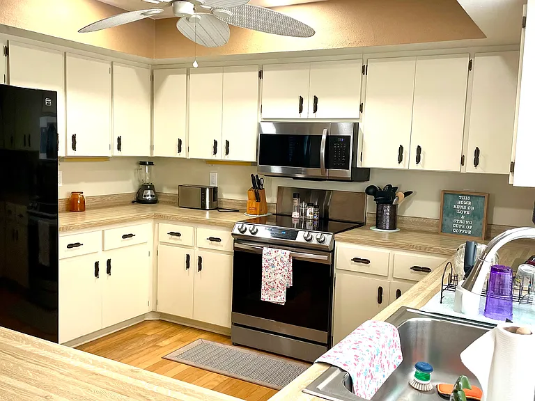 1319 Vermeer Dr — Photo 16