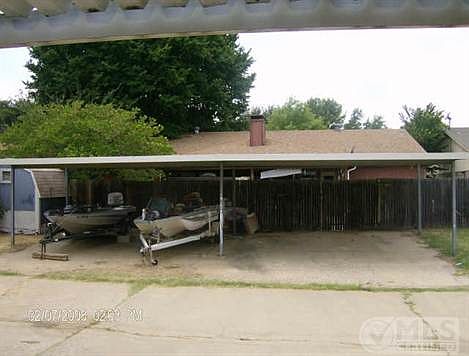 2nd image of 2721 Saint George Pl