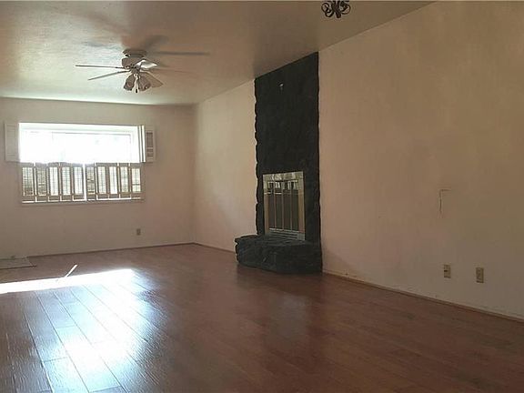 2nd image of 1917 Cheryl Ln