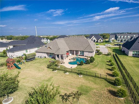 3rd image of 2040 Willow Bend Ct