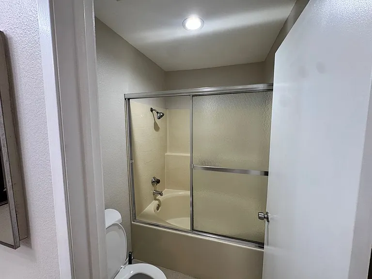 11806 Carlisle Ct — Photo 7