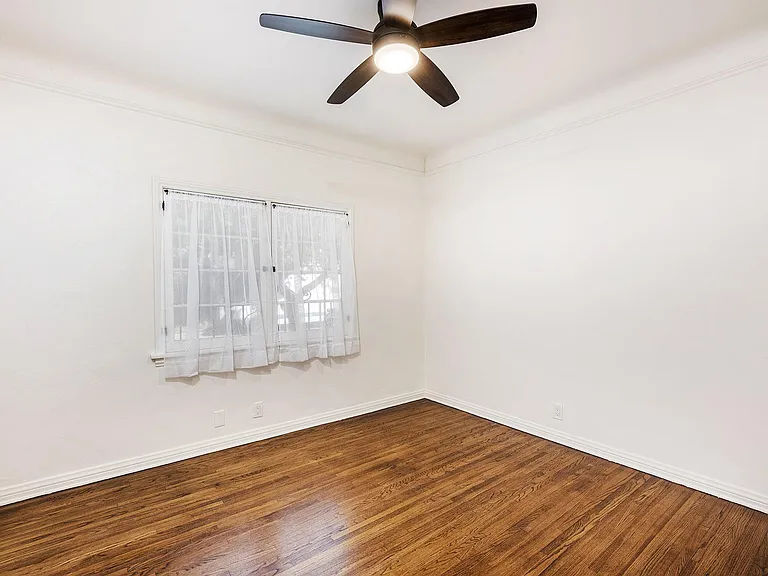 540 Obispo Ave — Photo 10