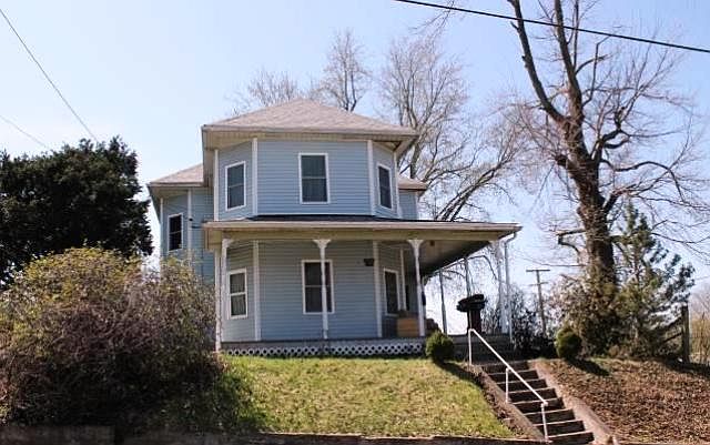 2nd image of 52 E Main St