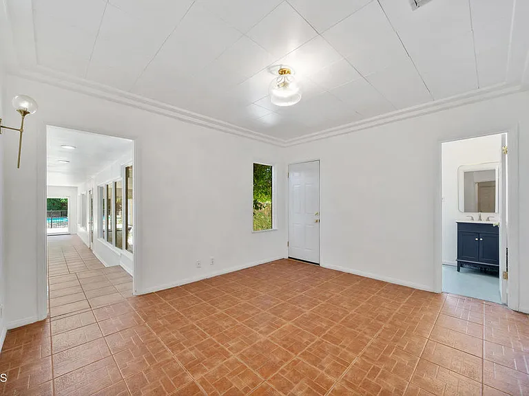 1412 Norton Ave — Photo 15